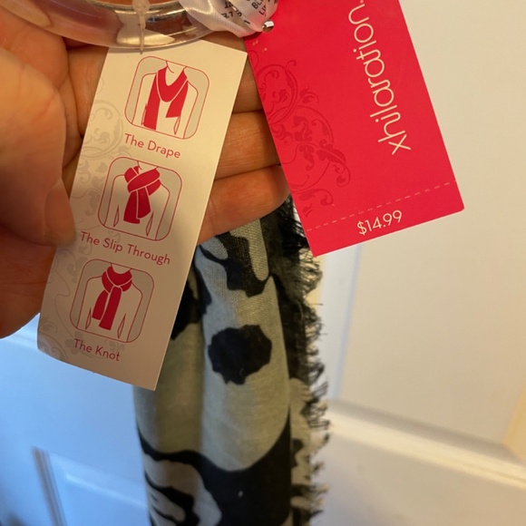 Skull Scarf Extra Long Sheer NWT - Picture 3 of 3